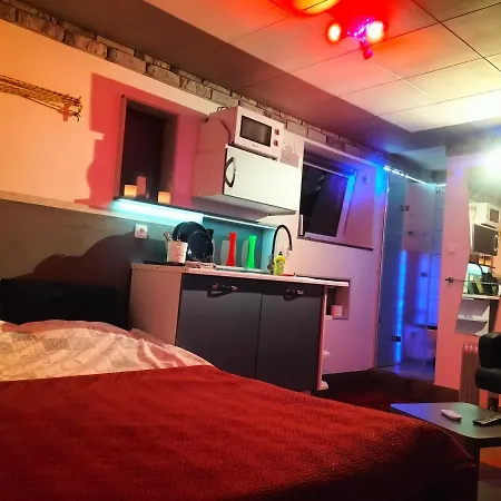 24h Mini Na Kod Dostepu & Free Parking & No Keys דירה גדינייה