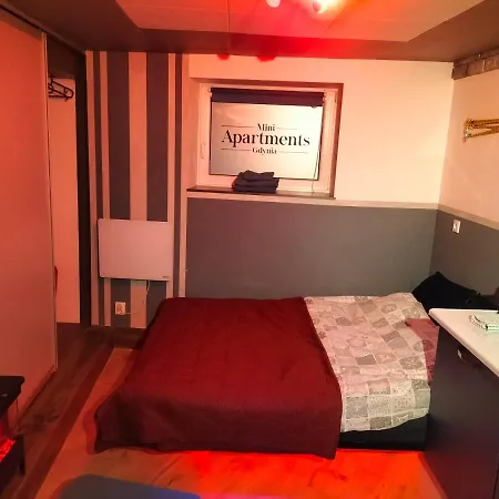 24h Mini Na Kod Dostepu & Free Parking & No Keys * גדינייה