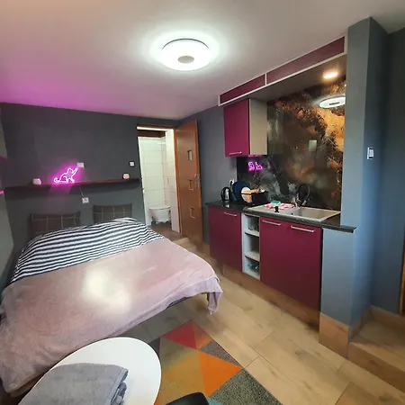 24h Mini Na Kod Dostepu & Free Parking & No Keys * גדינייה