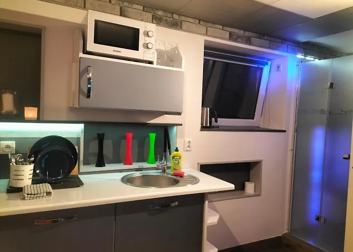 Apartment 24h Mini Na Kod Dostepu & Free Parking & No Keys *